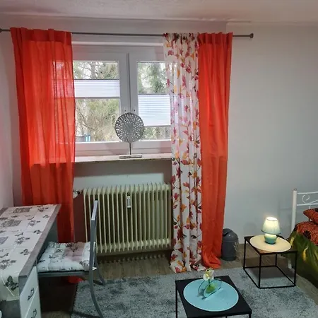 Nettes Gastezimmer Nahe Sindelfingen / Stuttgart / Schwarzwaldrand Camping *